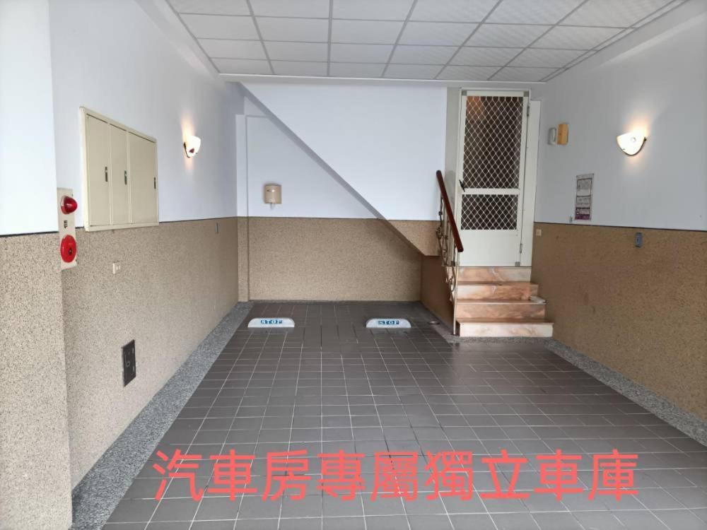 Motel 御花園商務旅舘虎尾舘-金花園汽車旅舘066 Huwei Exterior foto